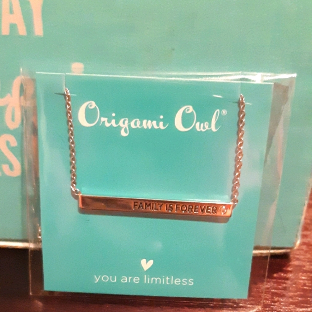 Cute dainty bar necklace